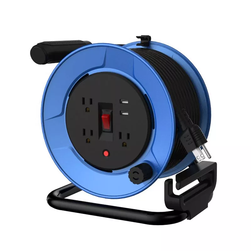 ओव्हरलोड संरक्षणासह 3 आउटलेट्स प्लॅस्टिक Usb2.4a कॉर्ड रील 50ft